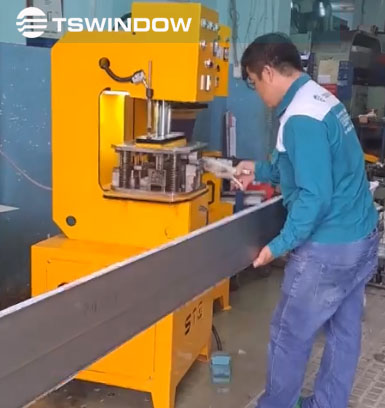 Chuyên viên kỹ thuật của TSWindow